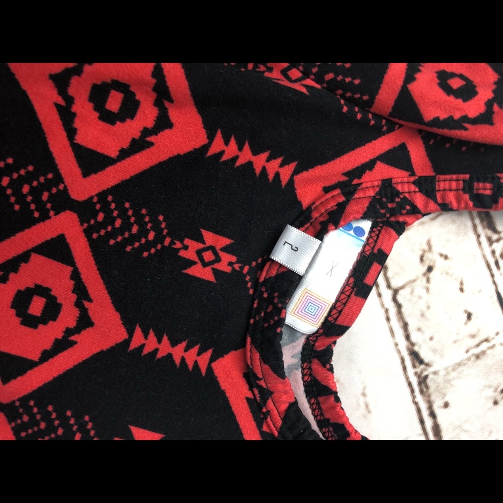 Lularoe Dot Dot Smile size 2